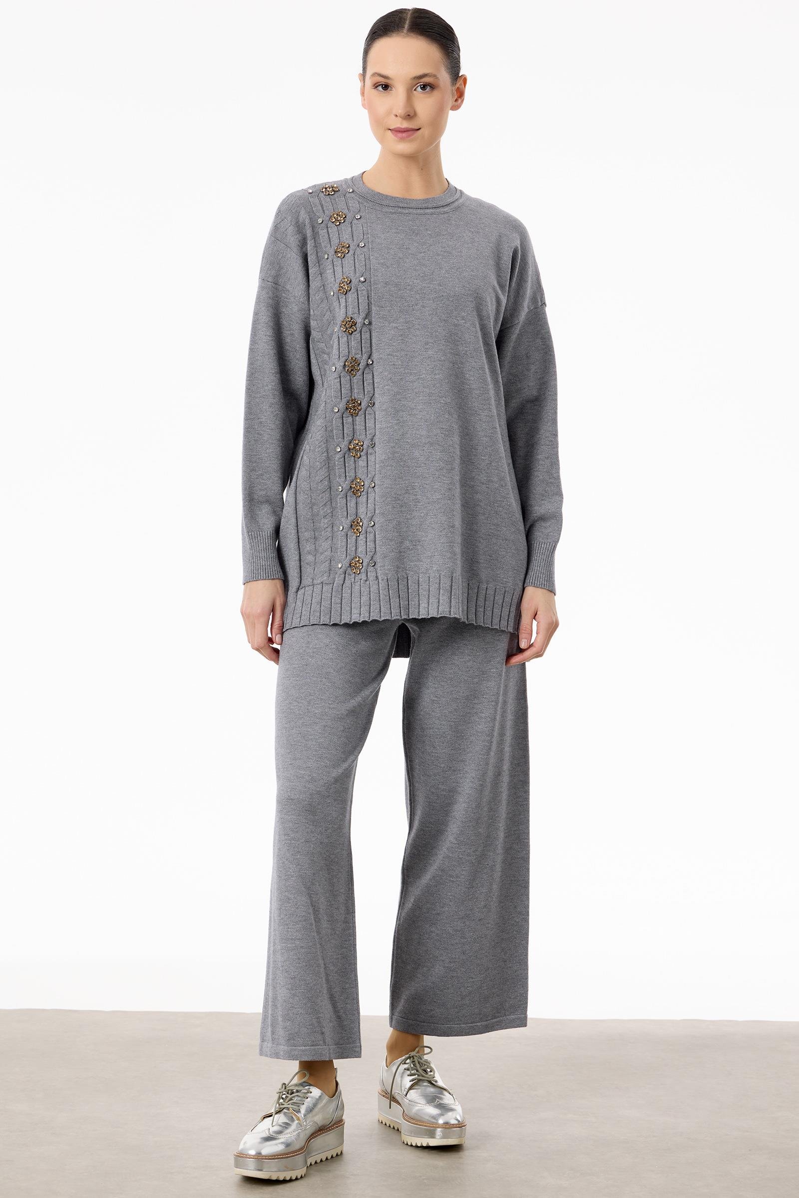 Saç Örgüsü Üzerine Taş Baskılı Pantolonlu Triko Takım GRİ