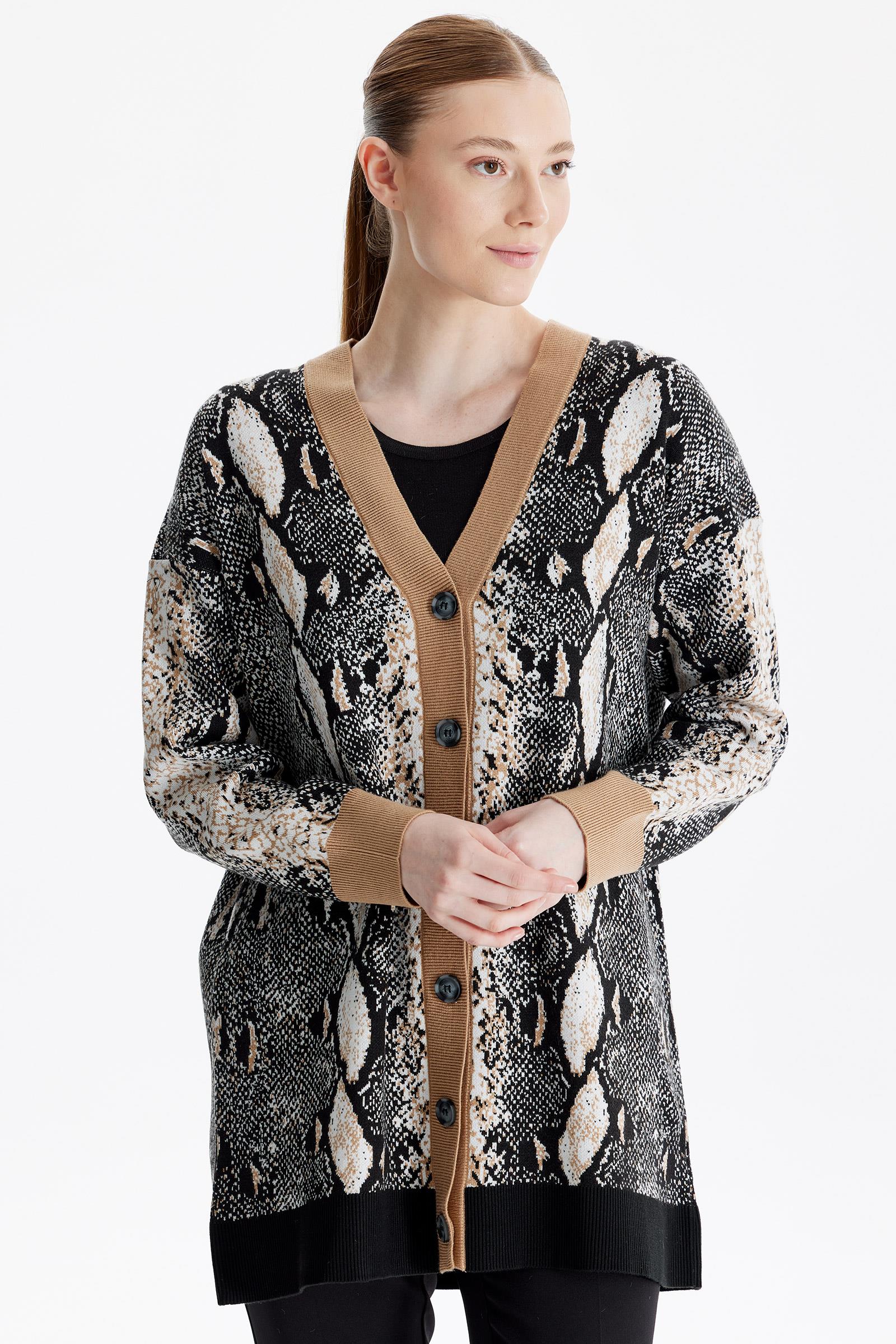 YILAN DESENLİ TRİKO HIRKA CAMEL