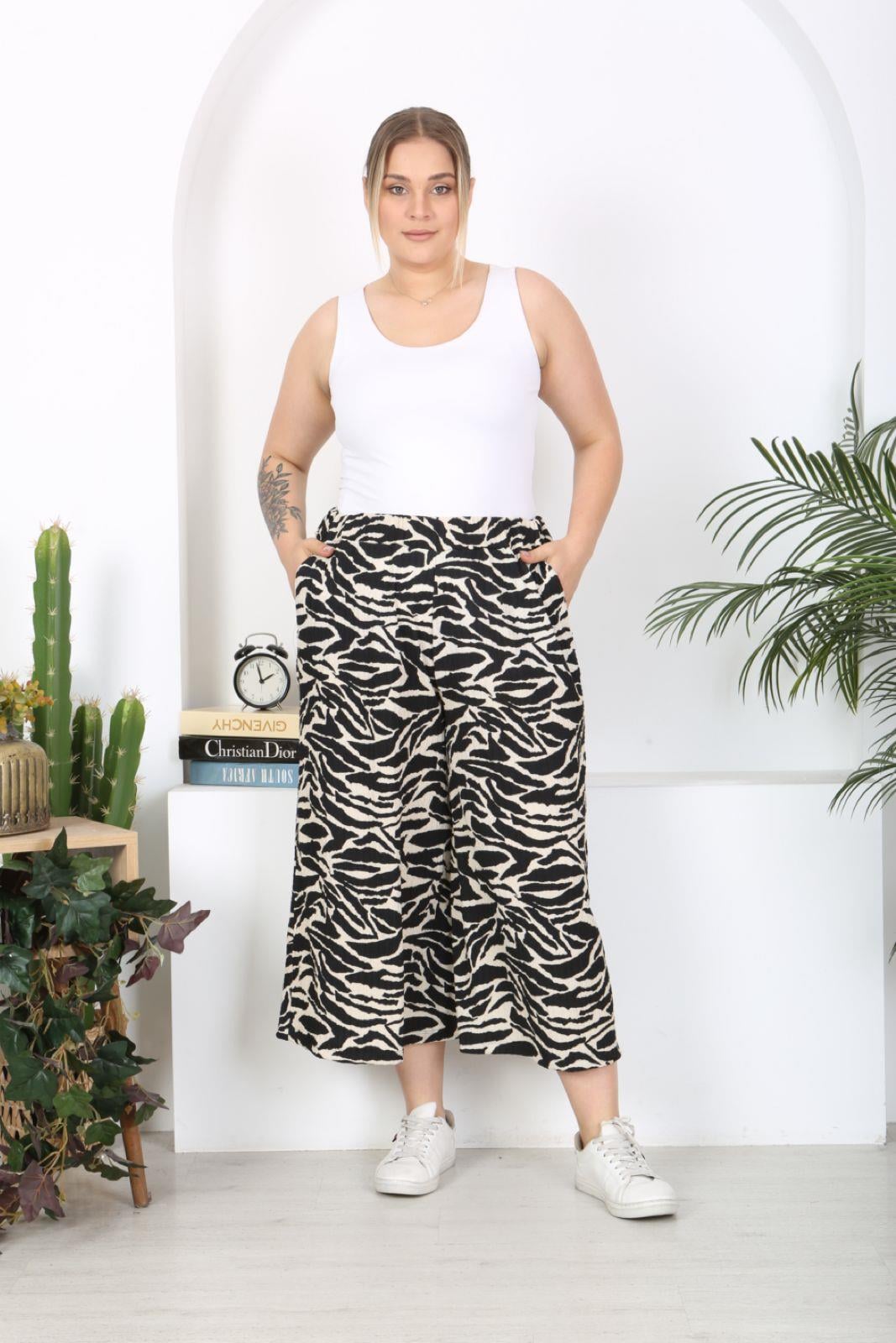 Desenli kısa etek pantolon 