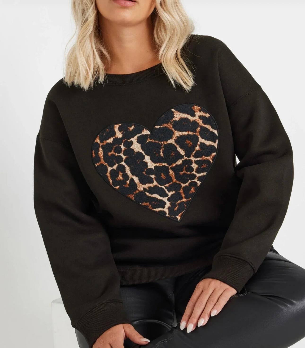 Leopar kalp detaylı sweatshirt 