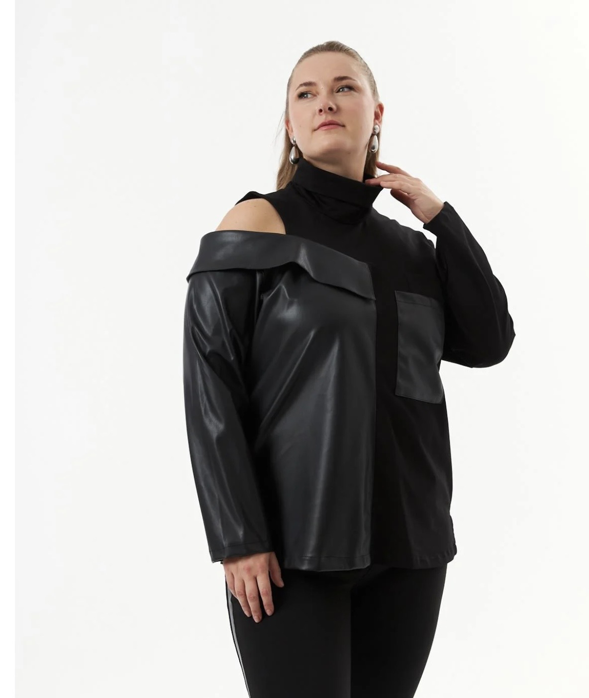 Omuz ve derı detaylı bluz 