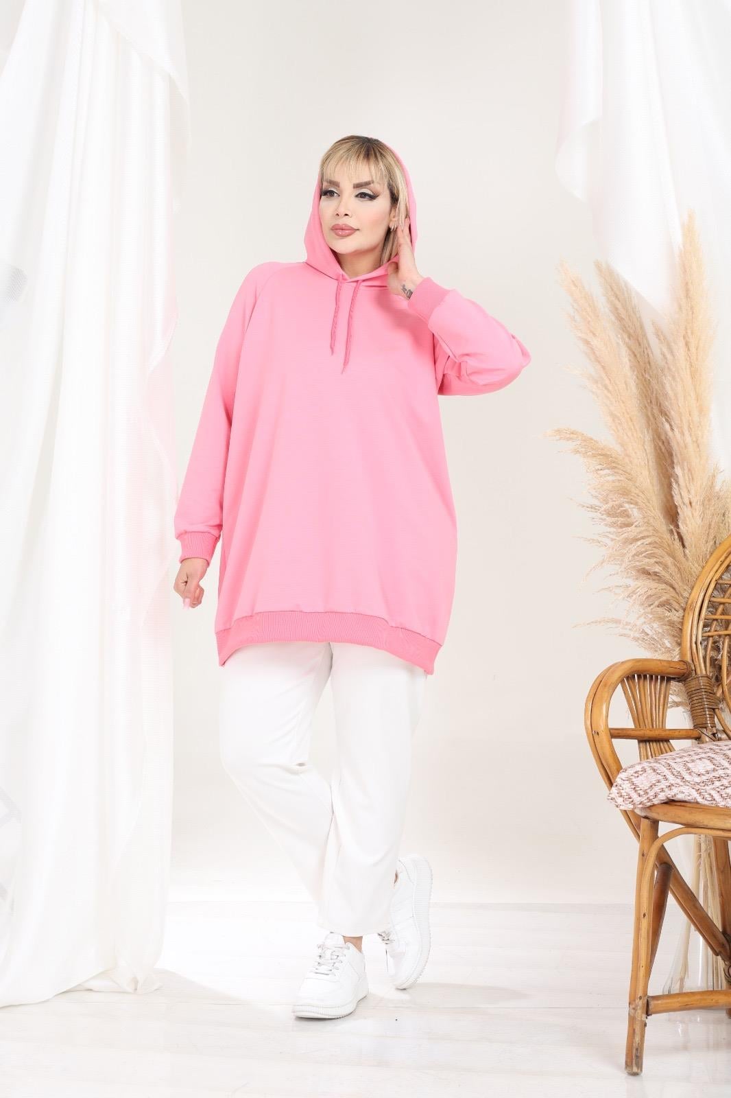 Pembe kapşonlu sweatshirt