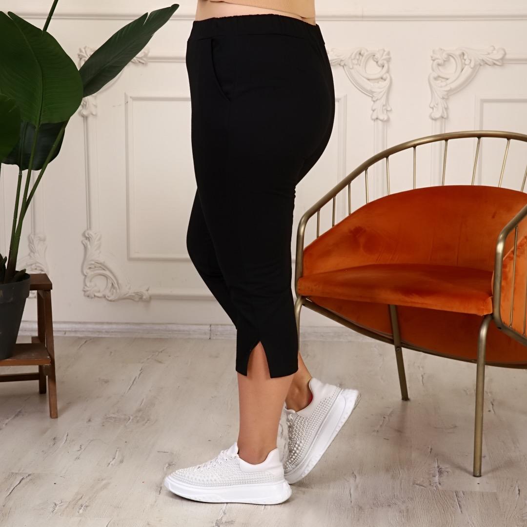 Siyah yırtmaçlı eşofman kapri