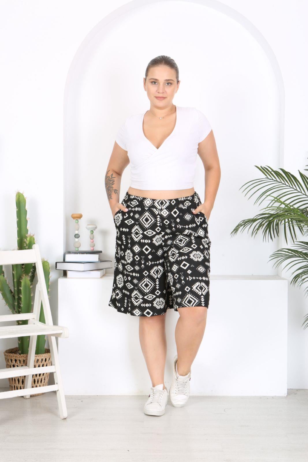 Etnik desenli bürümcük kumaş şort 