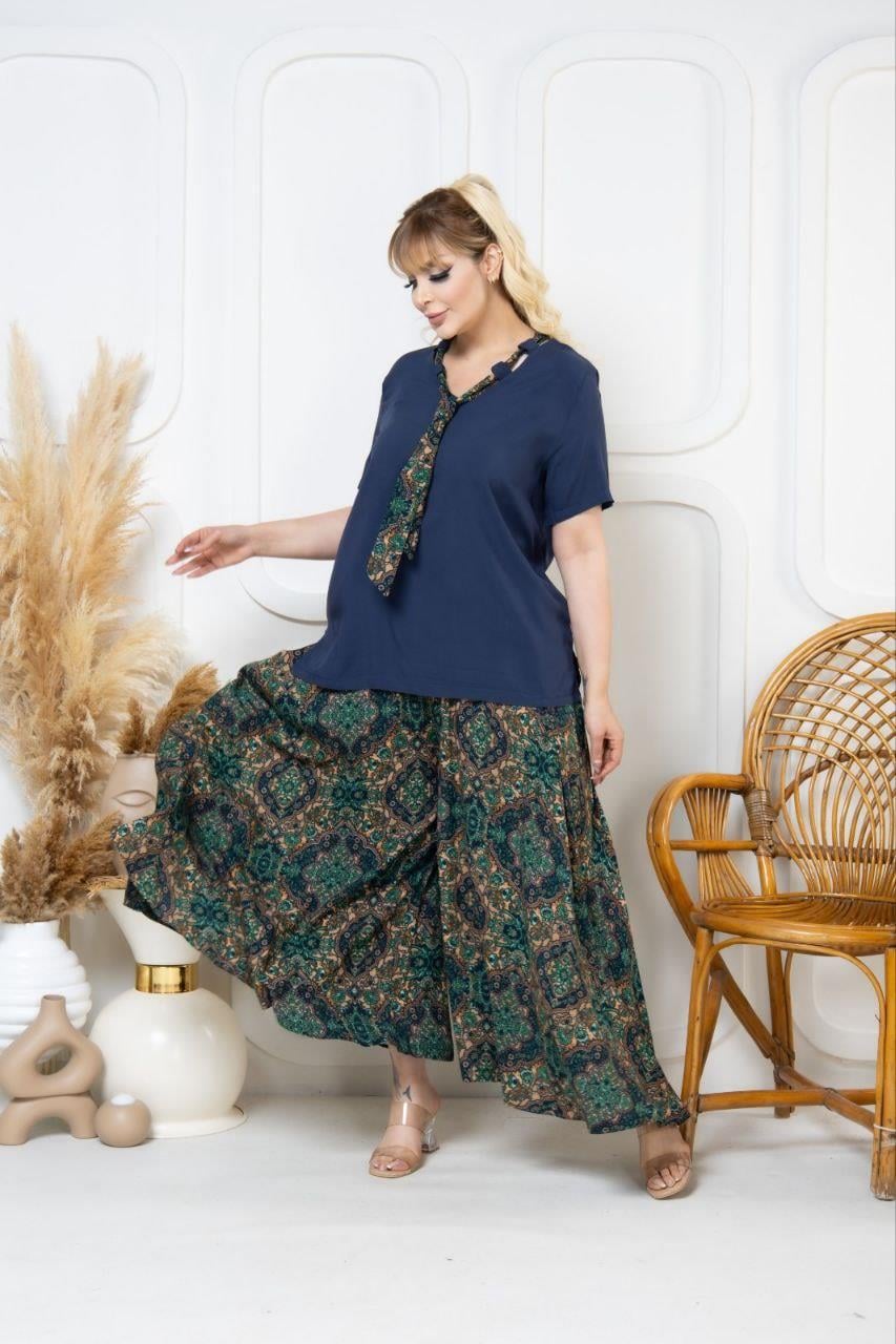 Lacivert bluz ve desenli etek pantolon takım 