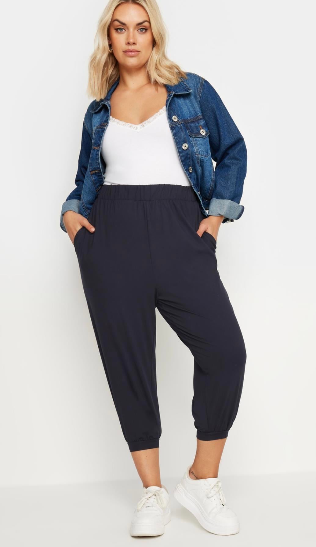Lacivert kısa model paçası lastikli pantolon