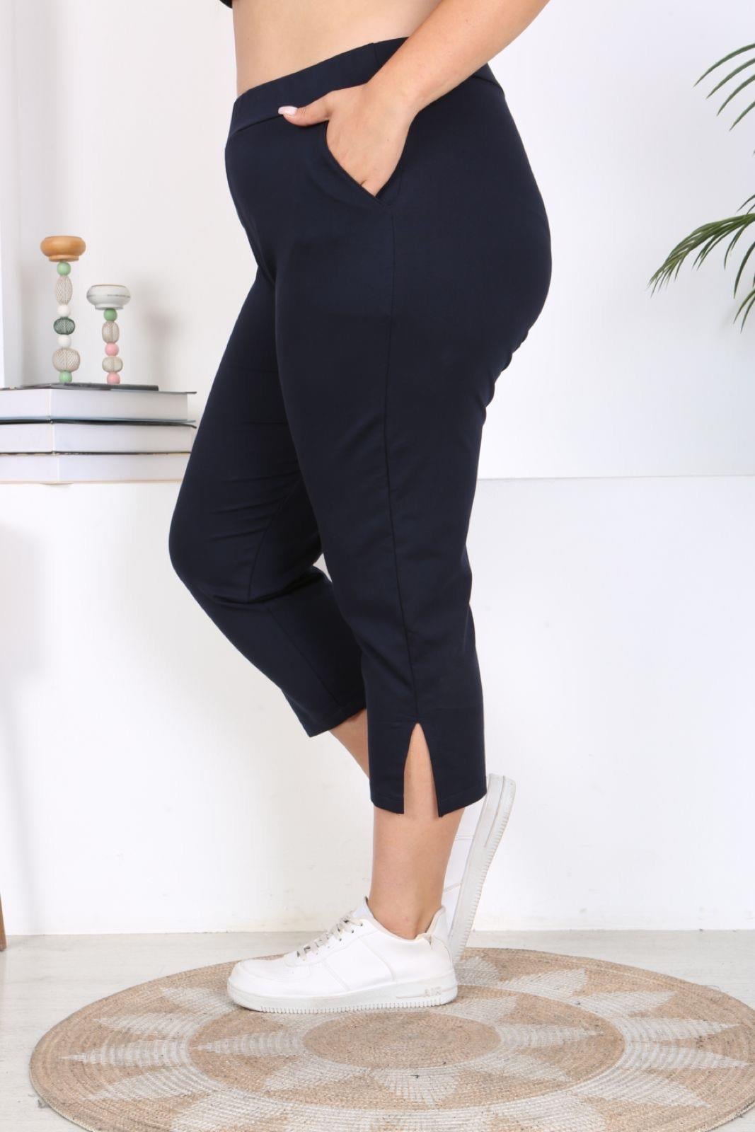 Lacivert yırtmaçlı eşofman kapri 