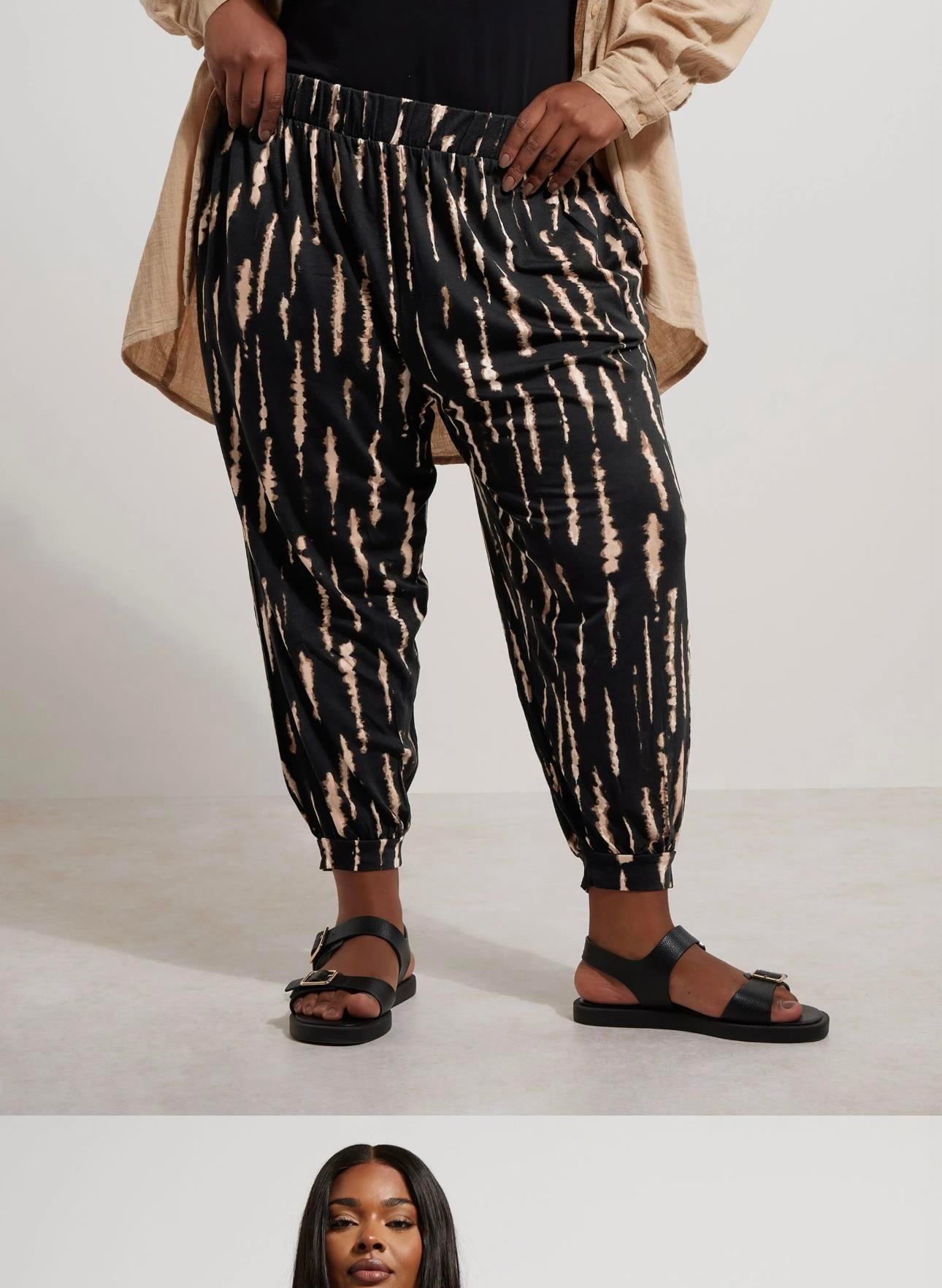 Leopar desenli paça detaylı kısa pantolon 