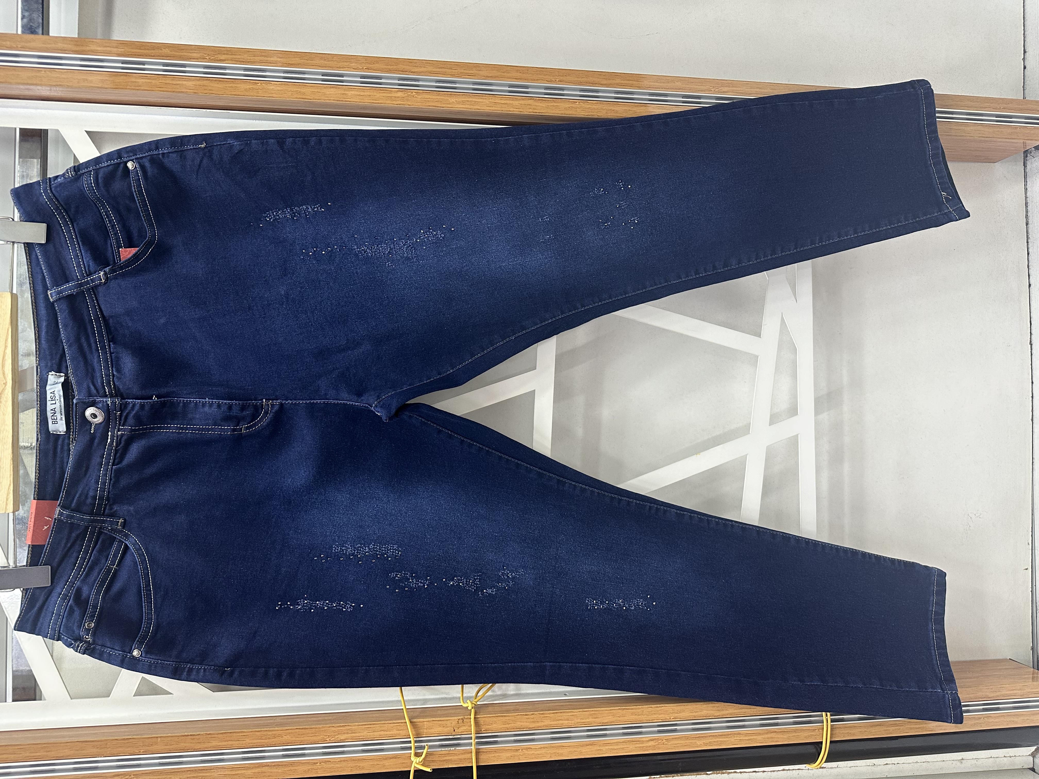 Taş detaylı kot pantolon 