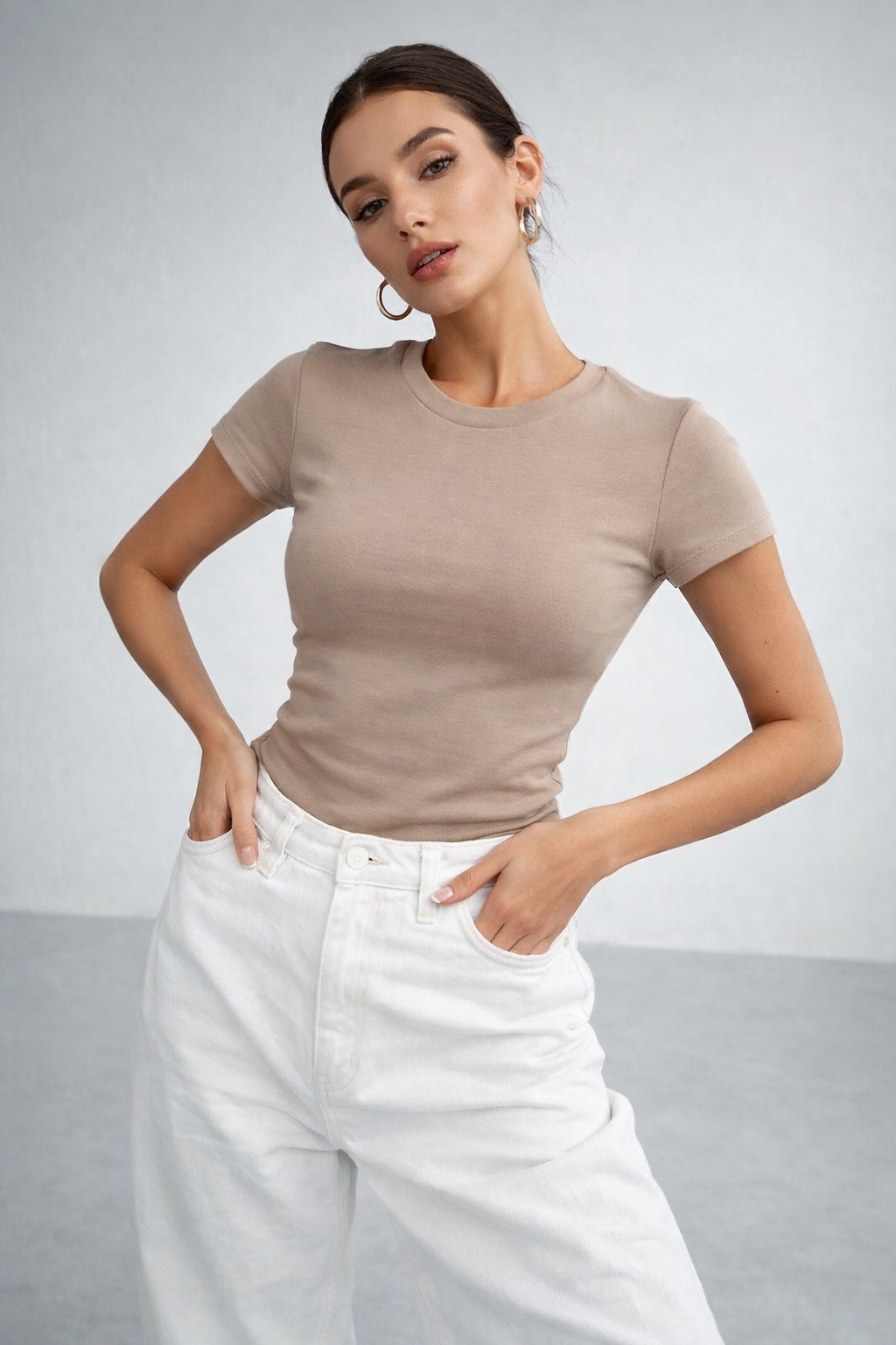 Kadın Açık Kahve Esnek Kumaşlı Vücuda Oturan Slim Fit Kısa Kollu Crop T-Shirt
