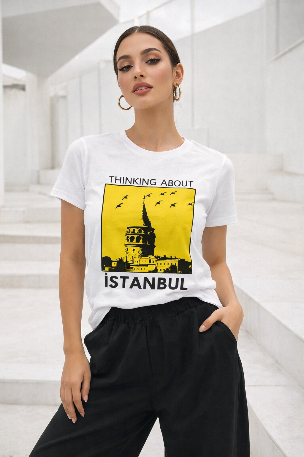 Kadın Beyaz %100 Pamuk İstanbul Baskılı Kısa Kollu Tişört