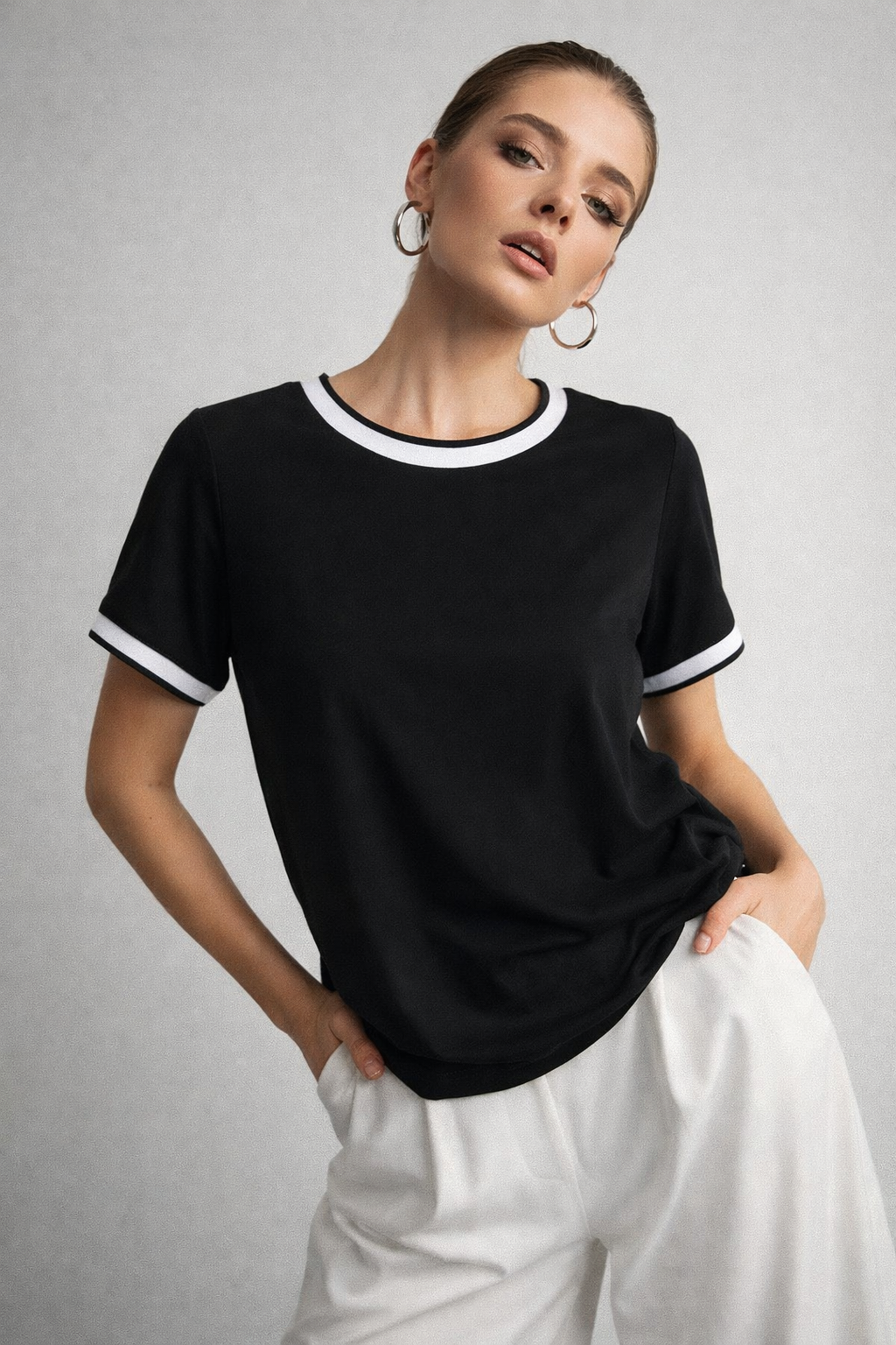 Kadın Siyah Bisiklet Triko Yaka Kısa Kollu Basic T-Shirt