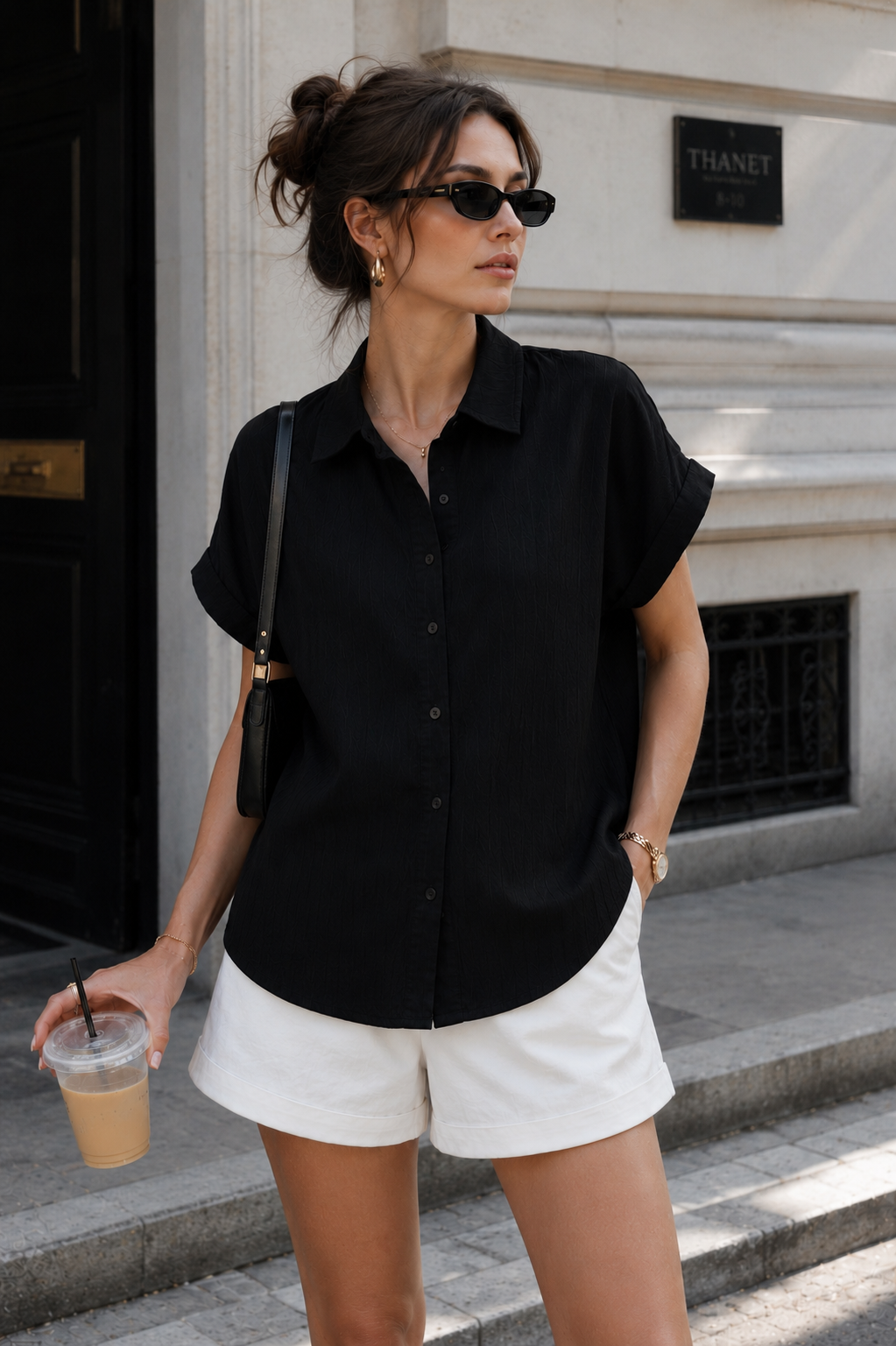 Kadın Siyah Müslin Kumaş Oversize Kısa Kollu Gömlek