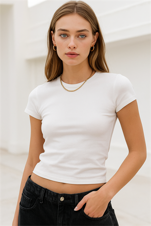 Kadın Ekru Esnek Kumaşlı Vücuda Oturan Slim Fit Kısa Kollu Crop T-Shirt