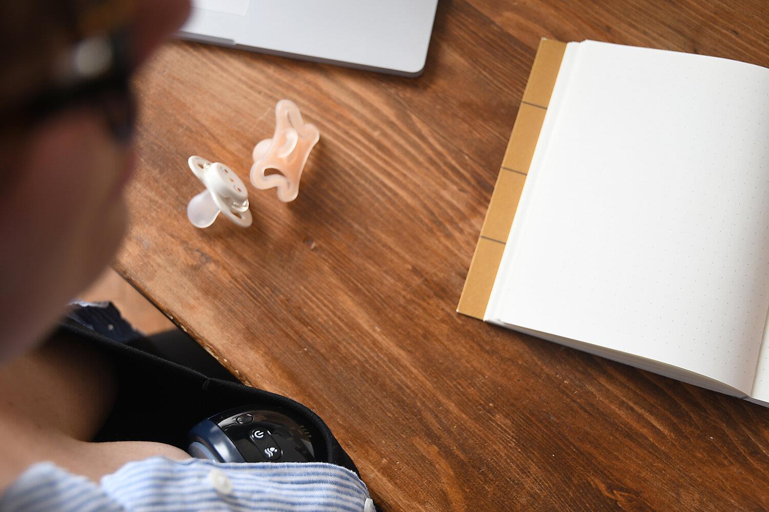 Beaba Hands-Free Giyilebilir Elektrikli Göğüs Pompası, Night Blue