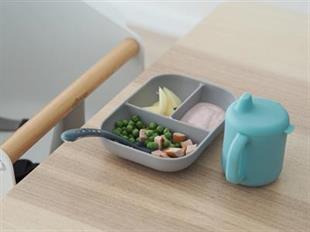 Bölmeli öğrenme yemek seti (4 Parça- mavi bardak)