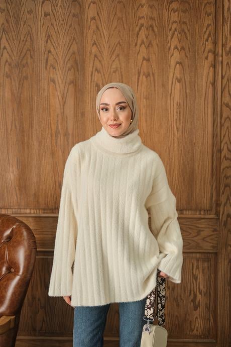 Boğazlı Peluş Triko Kazak Ekru