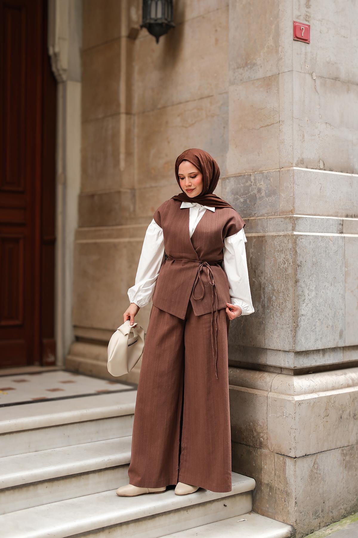 Bağlama Detay Yelekli Takım Kahverengi