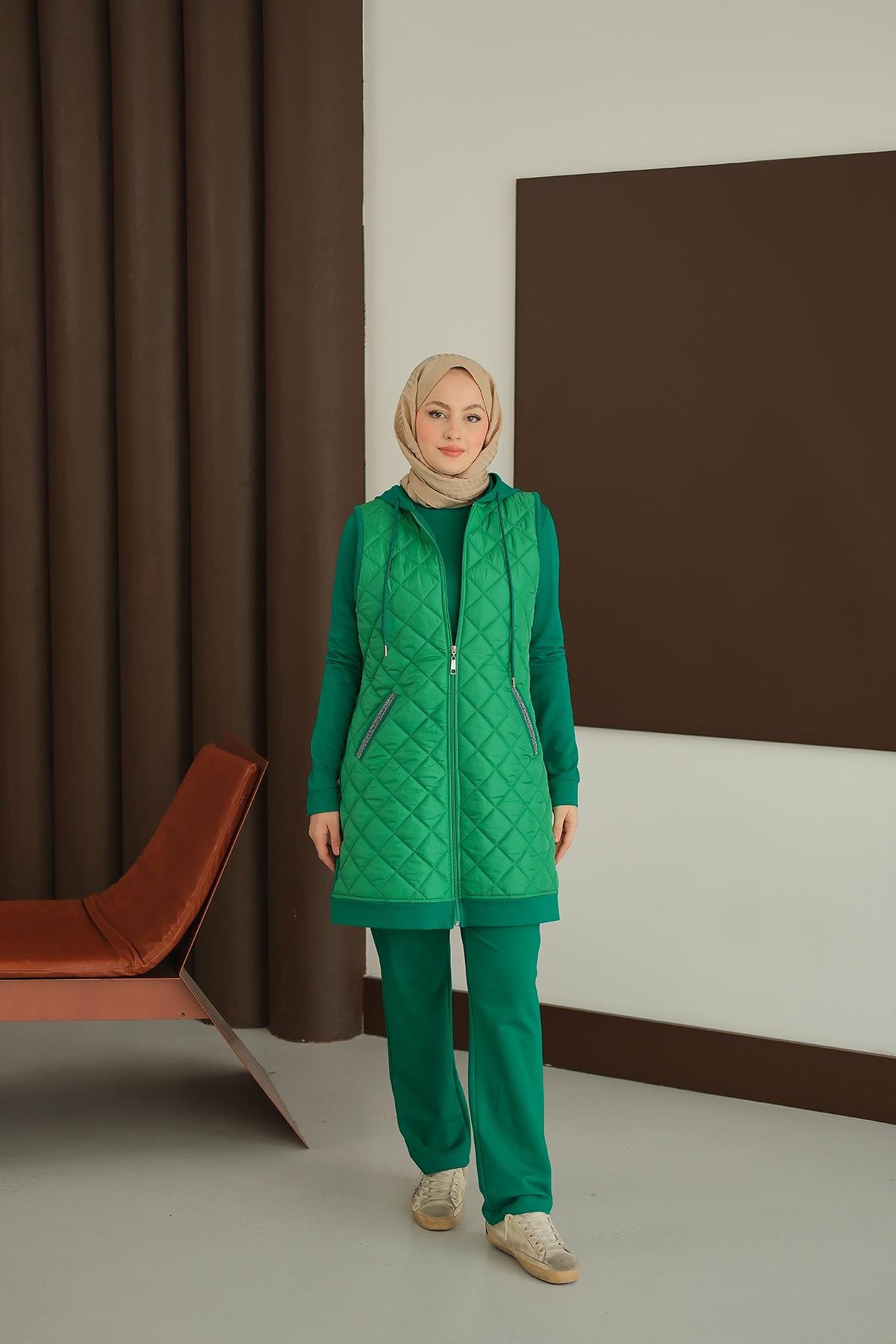 Cepleri Sim Detay Yelekli Takım Yeşil