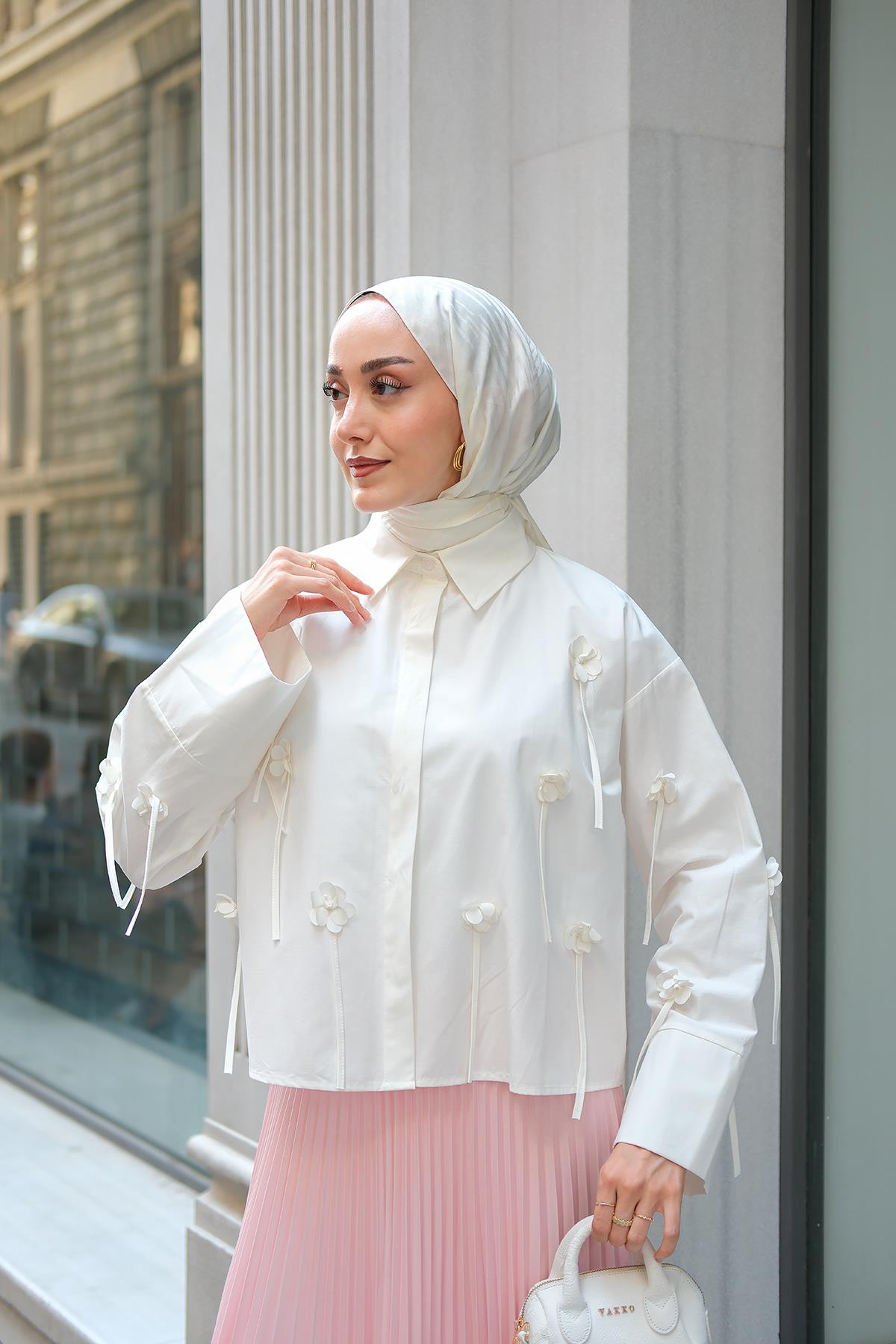 Çicek Desenli Gömlek Beyaz