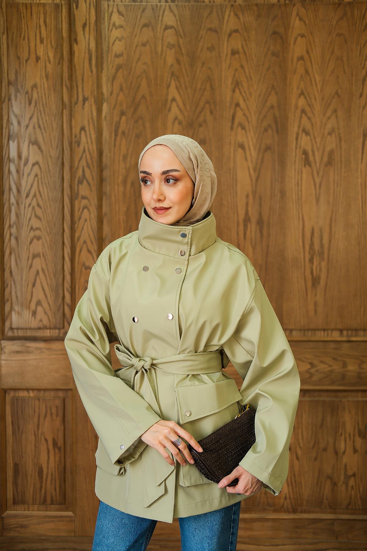 Deri Görünümlü Kısa Trenç Açık Yeşil