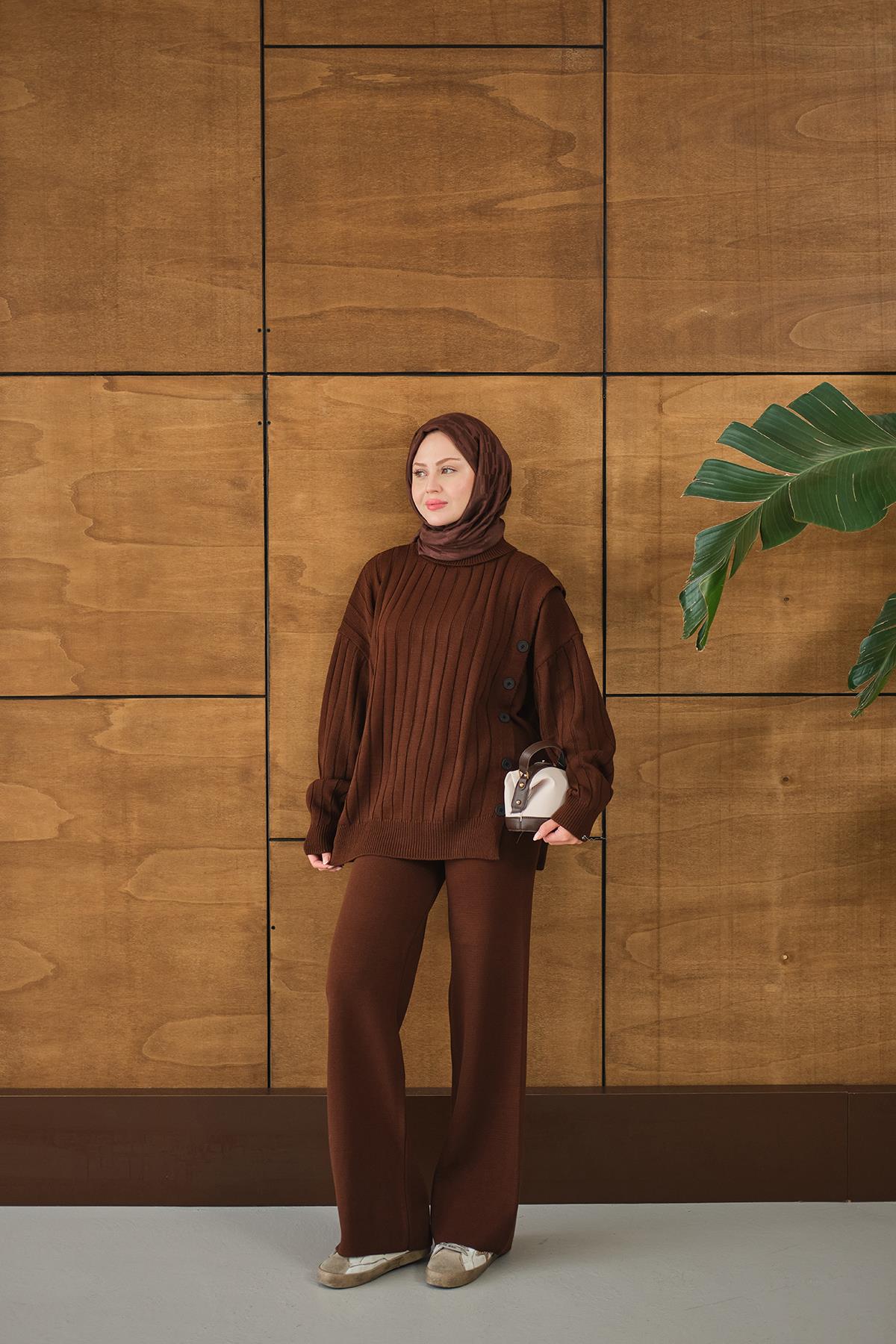 Düğmeli Triko Takım Kahverengi