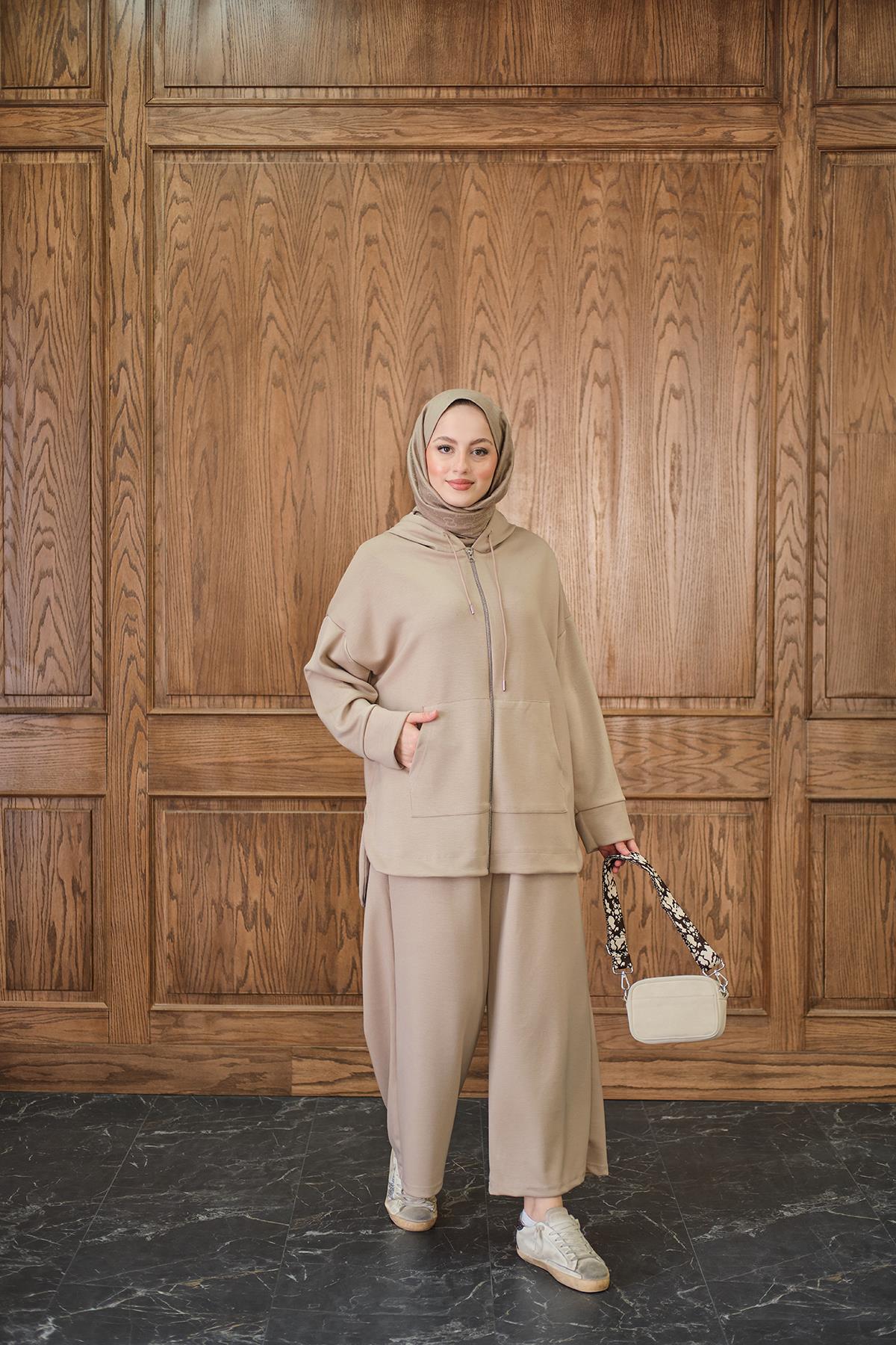 Fermuar Detay Kapüşonlu Takım Krem
