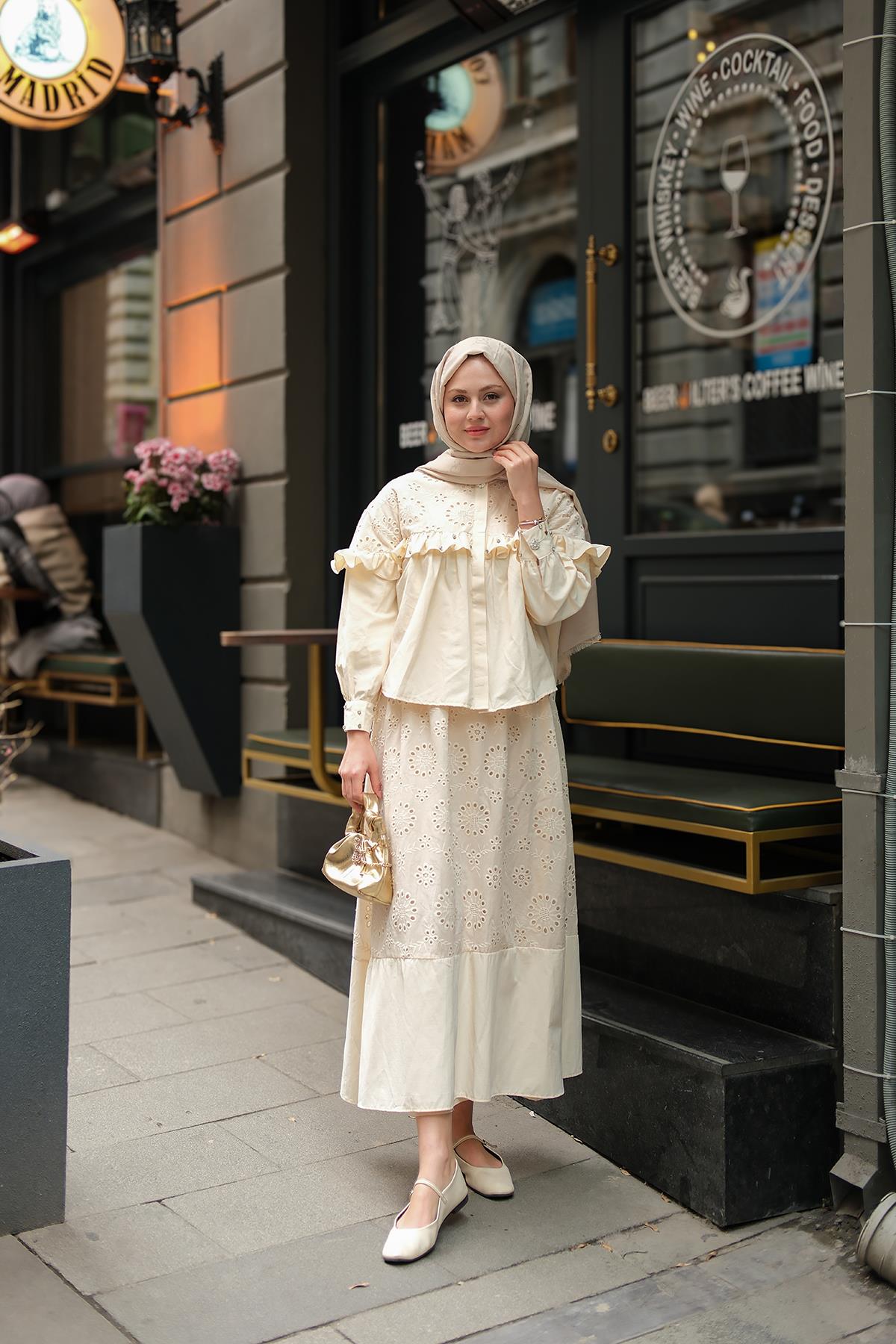 Fırfırı Taş İşlemeli Takım Krem