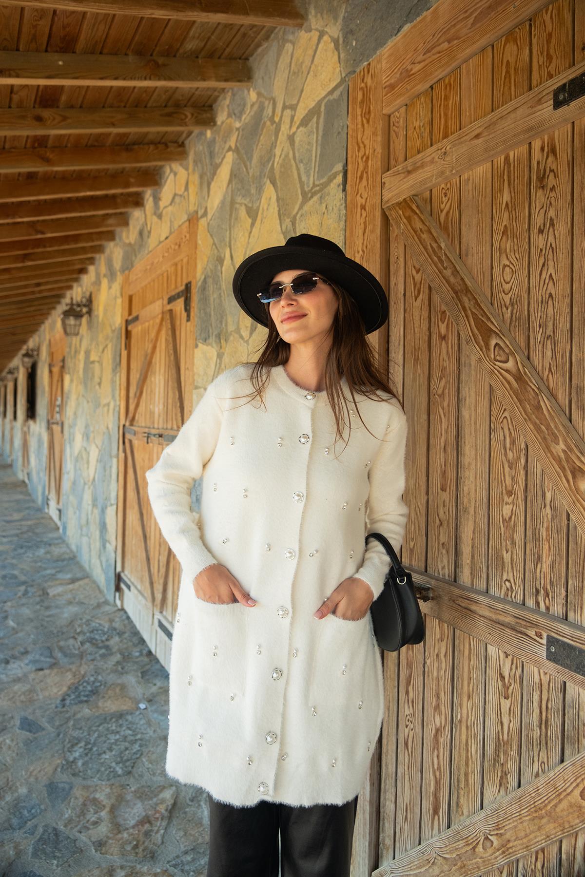 İnci Detay Triko Ceket Bej