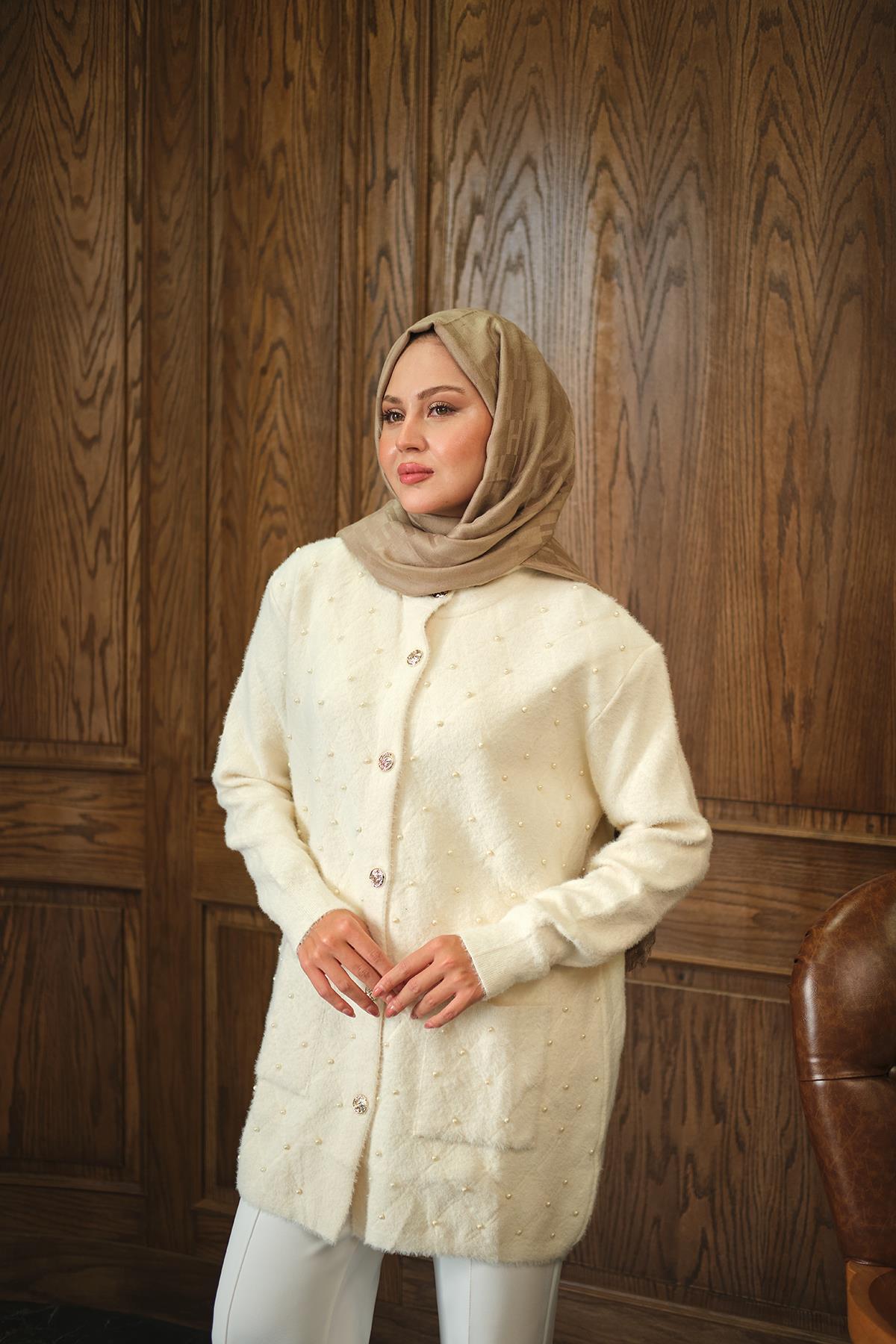 İnci Detaylı Triko Hırka Ekru