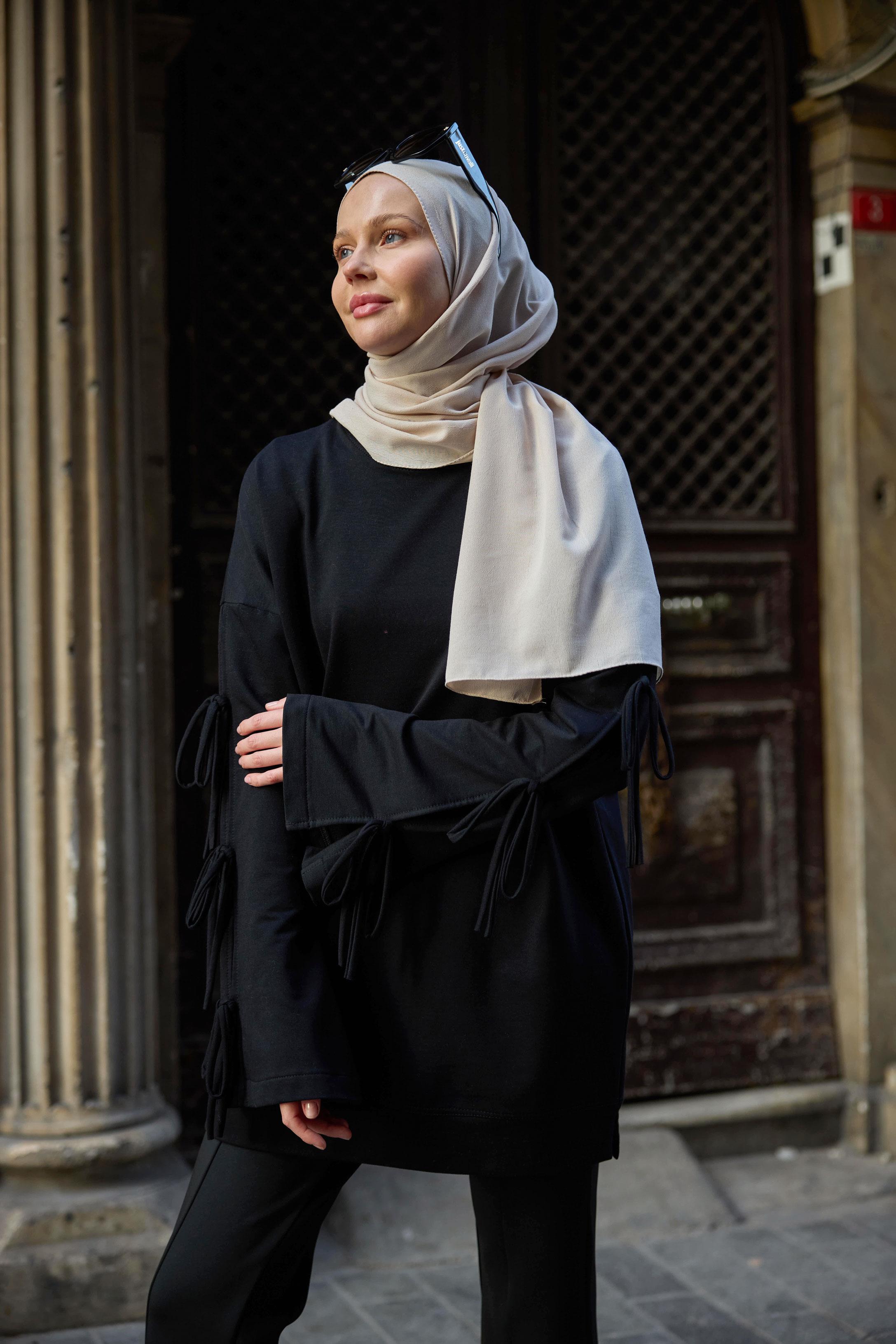 Kolu Bağcık Detaylı Tunik Siyah