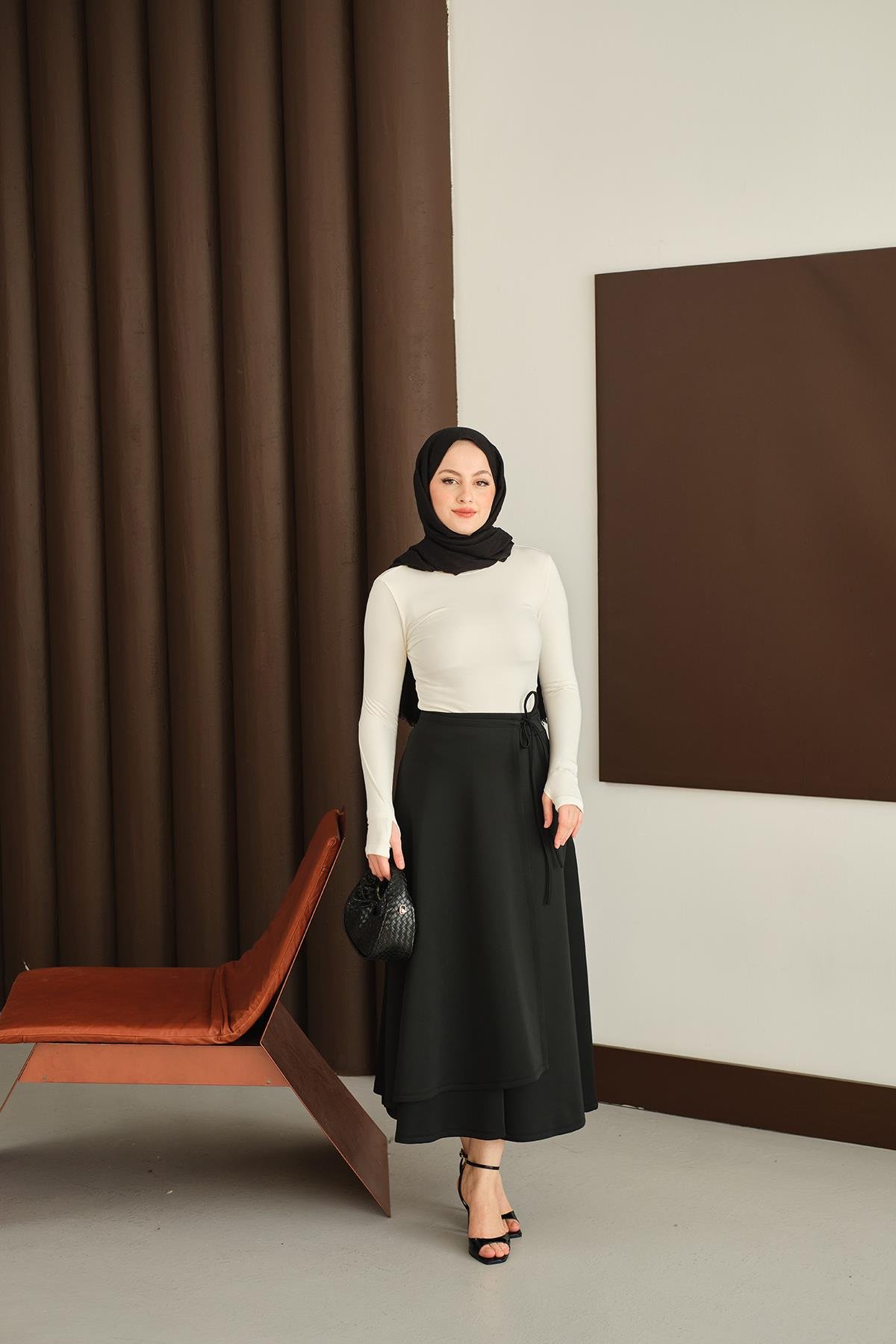 Kurdele Detay Etek Siyah