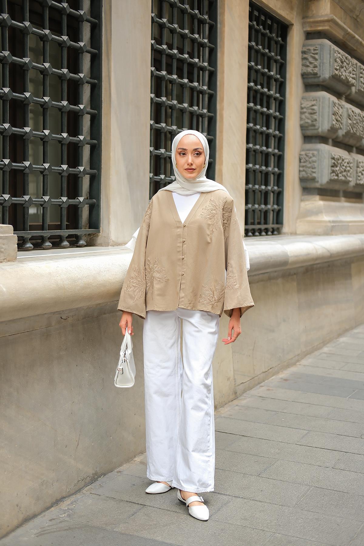 Nakış Detay V Yaka Gömlek Vizon