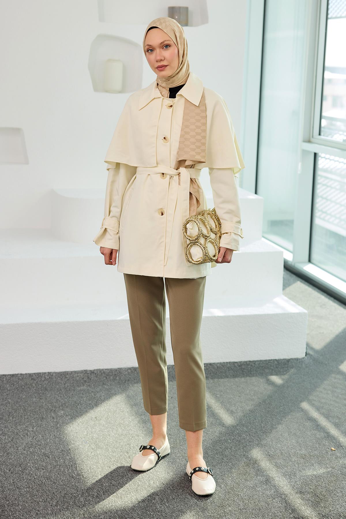 Omuz Apolet Detaylı Kısa Trenç  Ekru