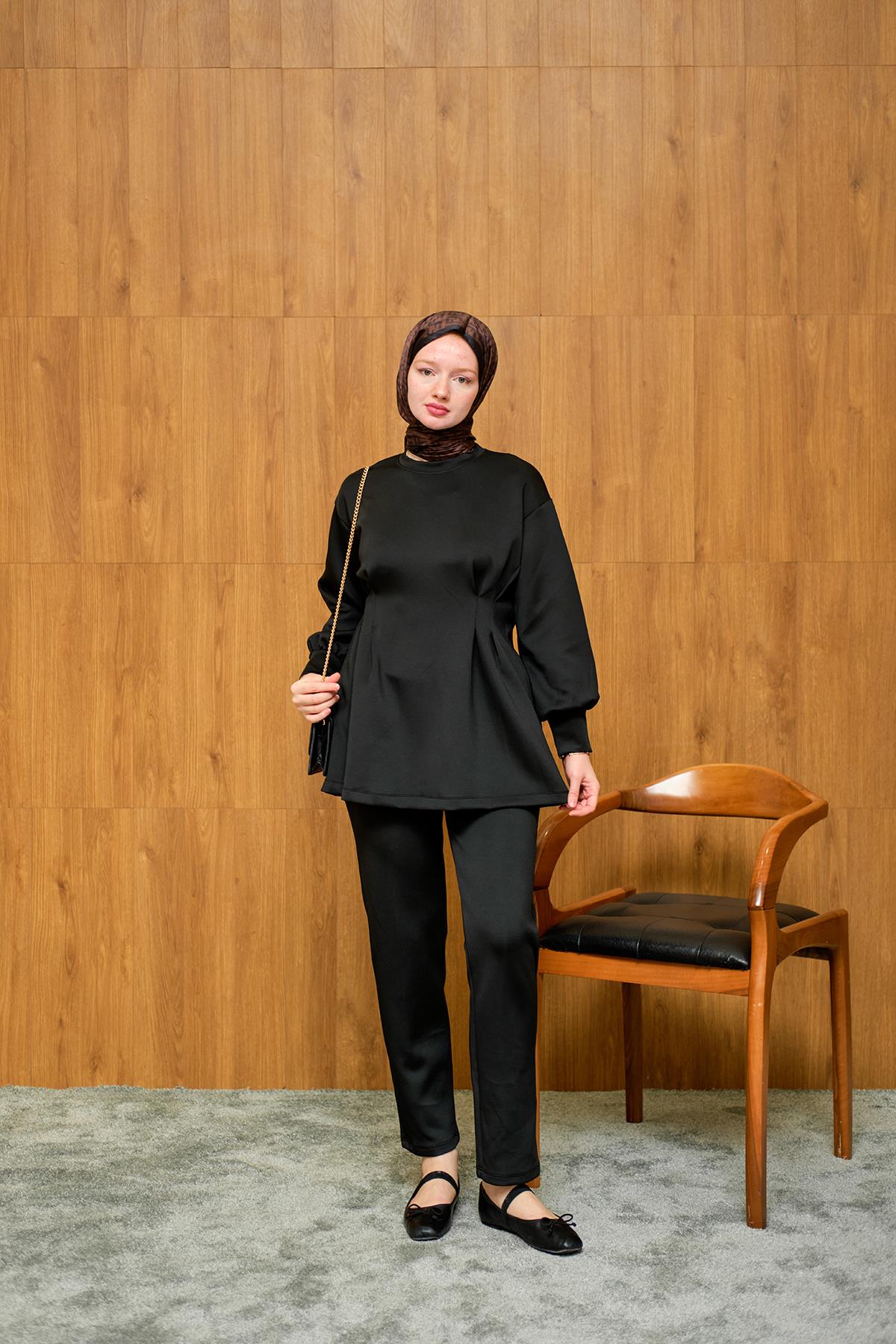 Önden Pileli Takım Siyah