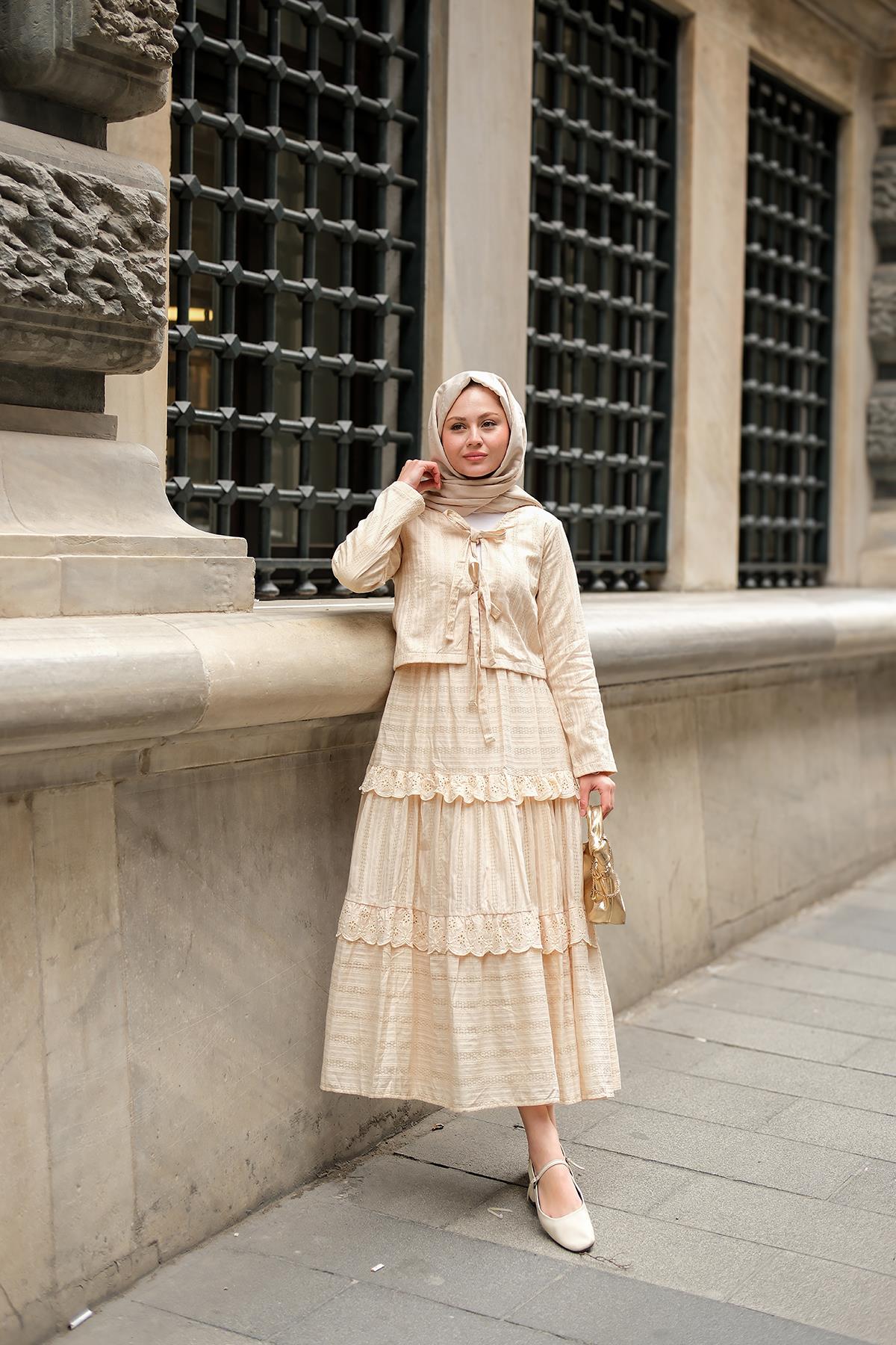 Önü Kurdale Detay ikili Takım Krem