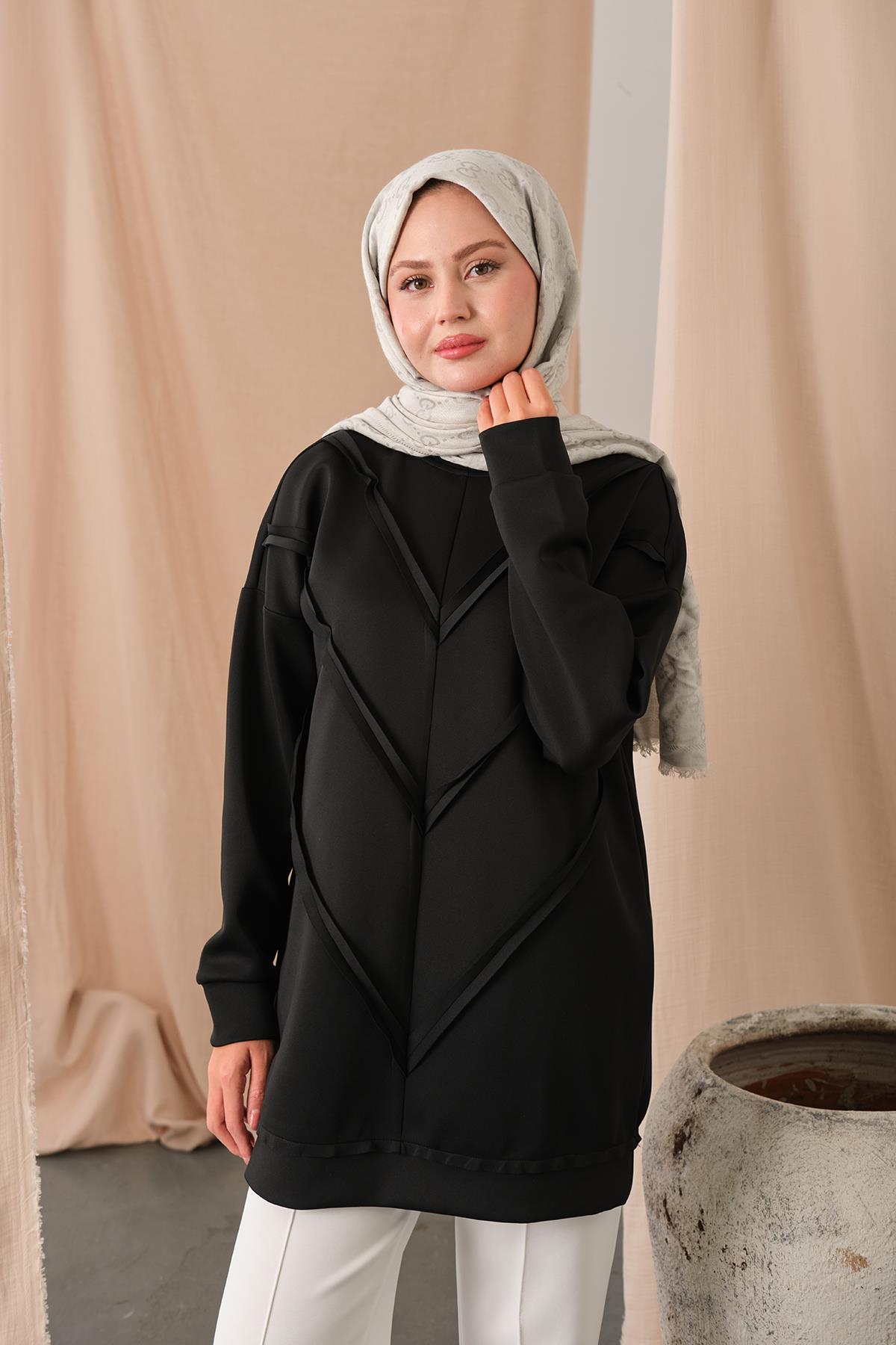 Önü V Detaylı Tunik Siyah