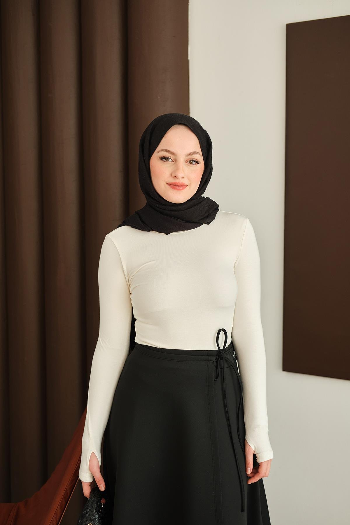 Parmak Geçirmeli Body Beyaz