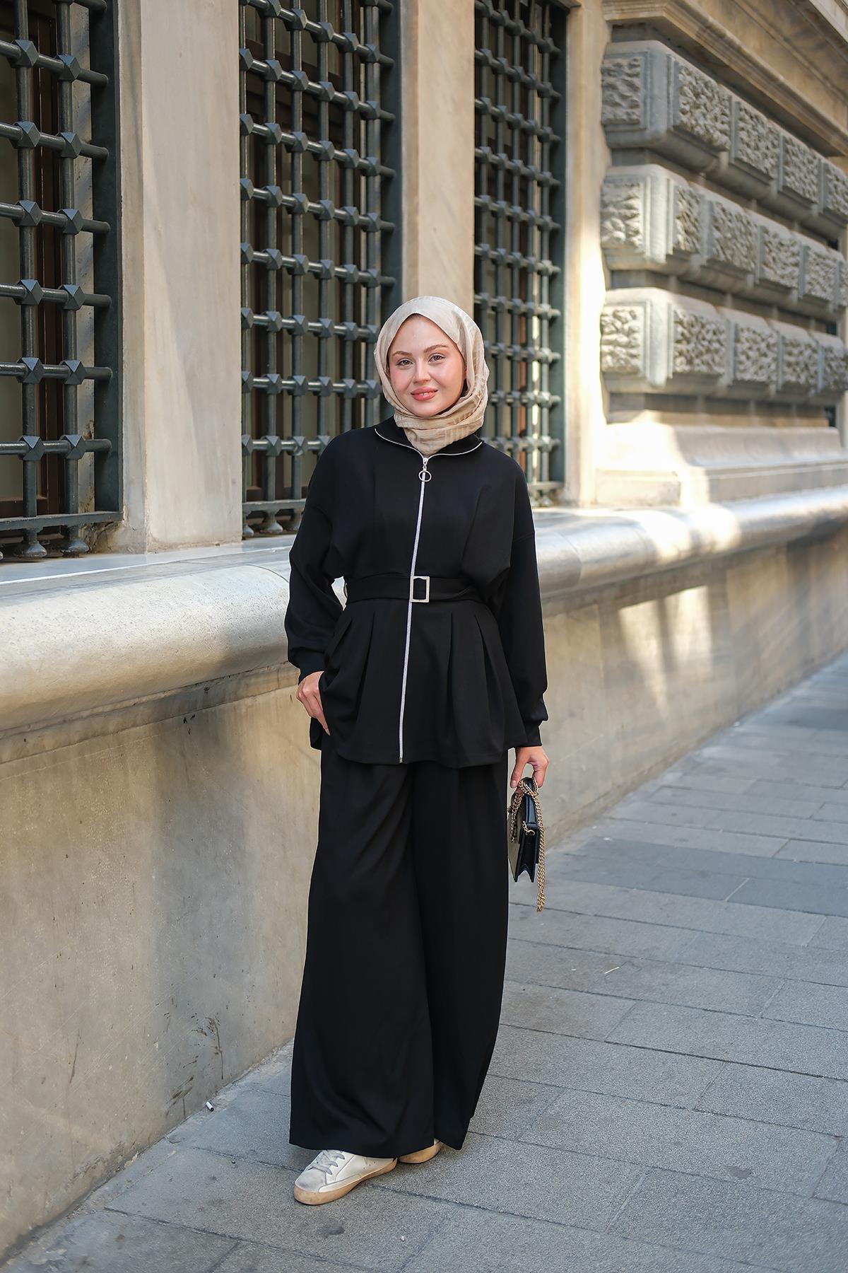 Pile Detaylı Tokalı Takım Siyah