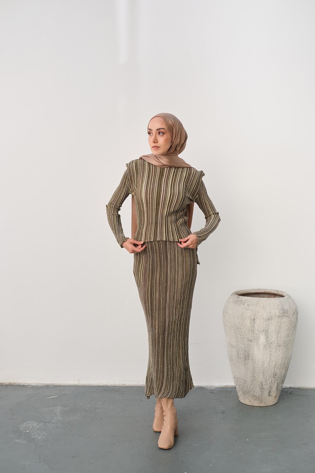 Simli Çizgi Desen Etekli Takım Yağ Yeşil