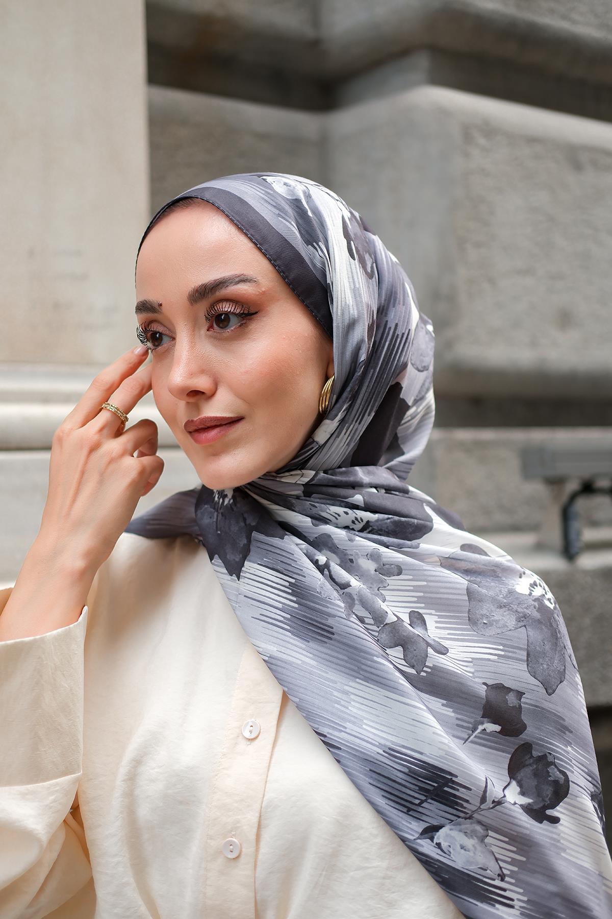 Soyut Çicek Desen Soft Şal Siyah