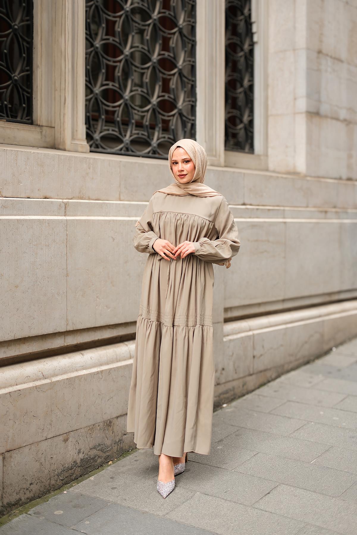 Süs Dikişli Büzgü Elbise Fıstık Yeşil