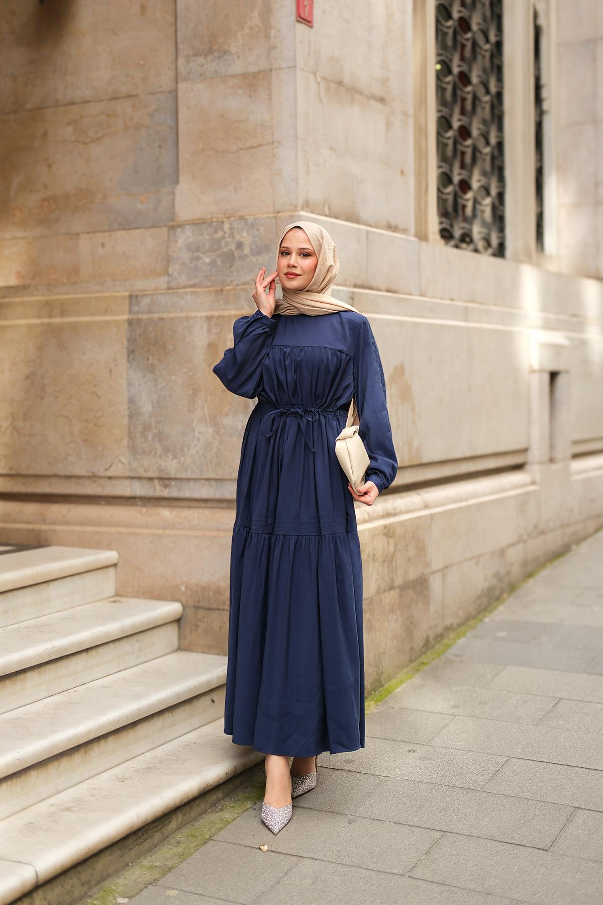 Süs Dikişli Büzgü Elbise Lacivert