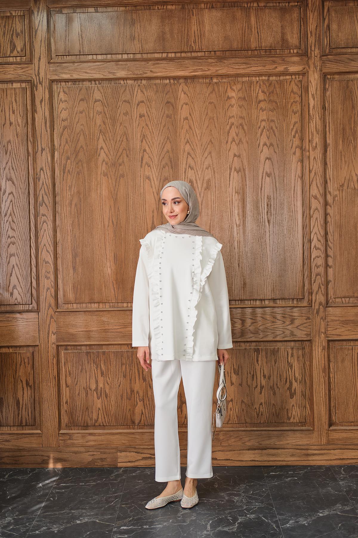 Taş Aksesuarlı Takım Beyaz