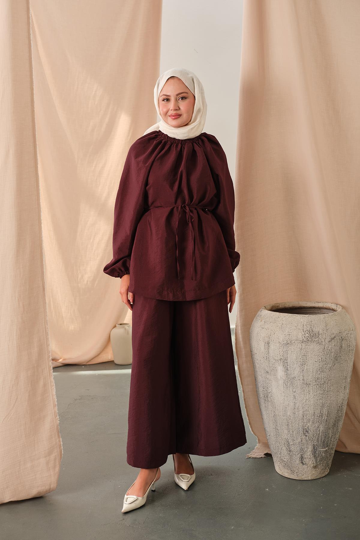 Yakası Lastik Detaylı Takım Bordo