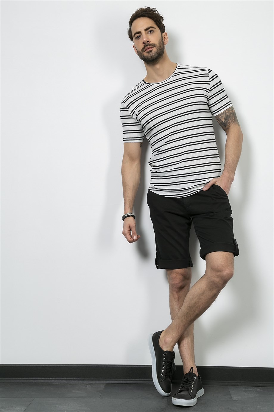 Siyah Apoletli Şort