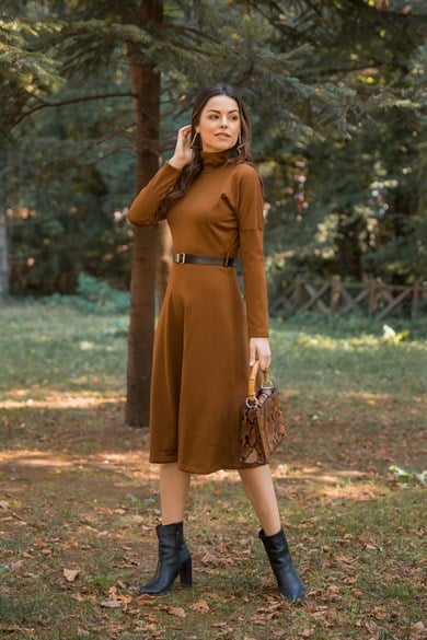 Deri Kemerli Triko Elbise