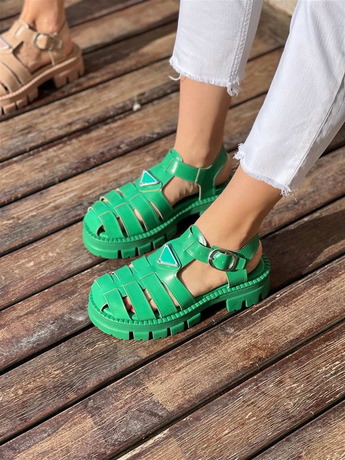 Fancy Yeşil Tokalı Alçak Taban Kadın Sandalet