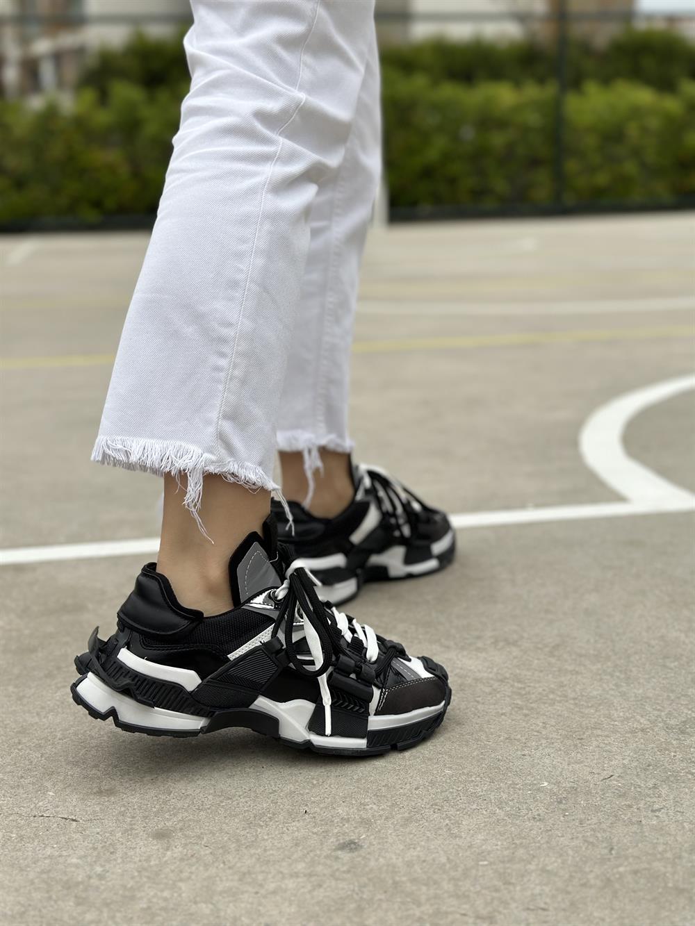 Poppy Siyah Çift Bağcık Detaylı Kadın Spor Ayakkabı