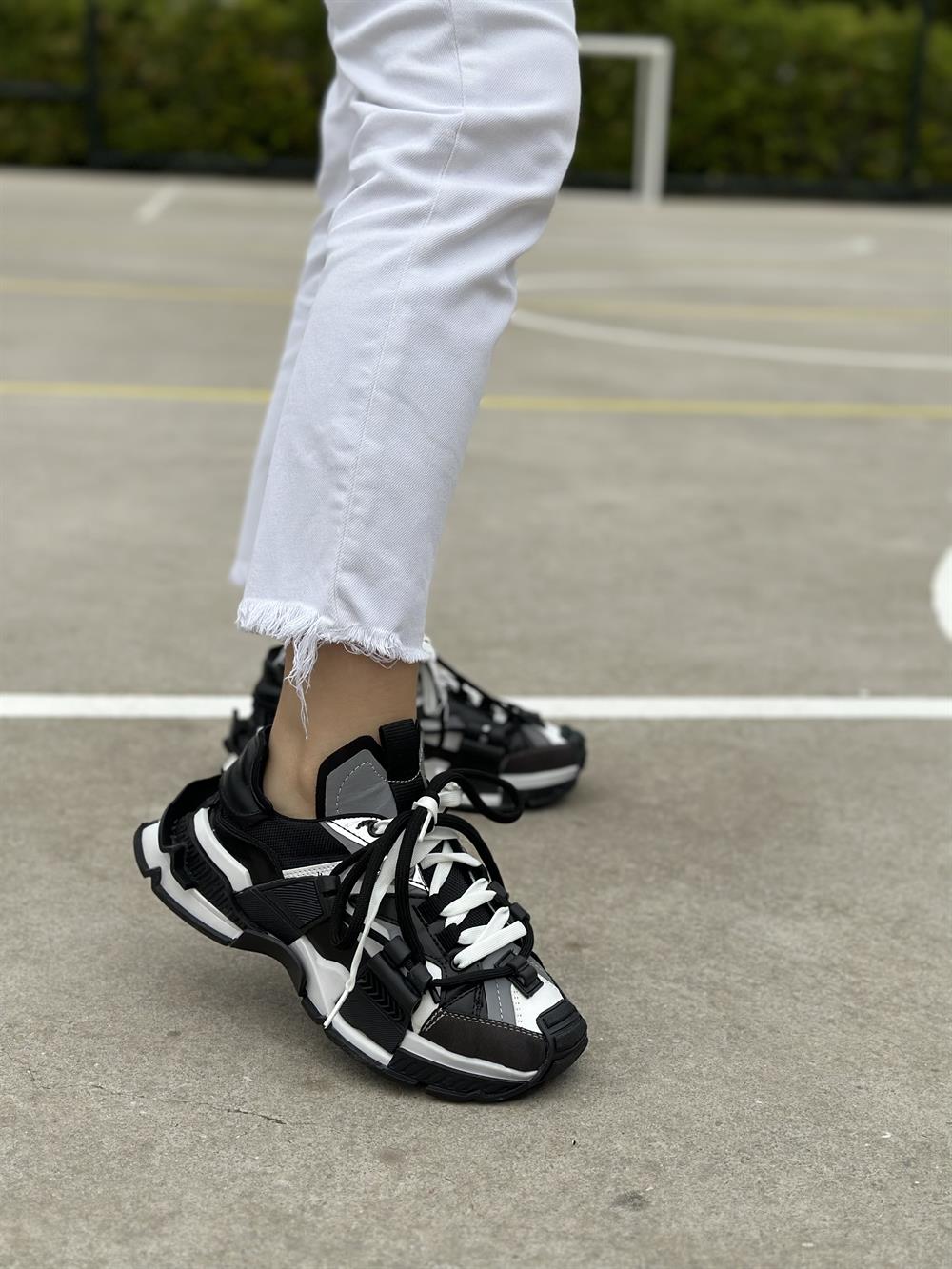 Poppy Siyah Çift Bağcık Detaylı Kadın Spor Ayakkabı